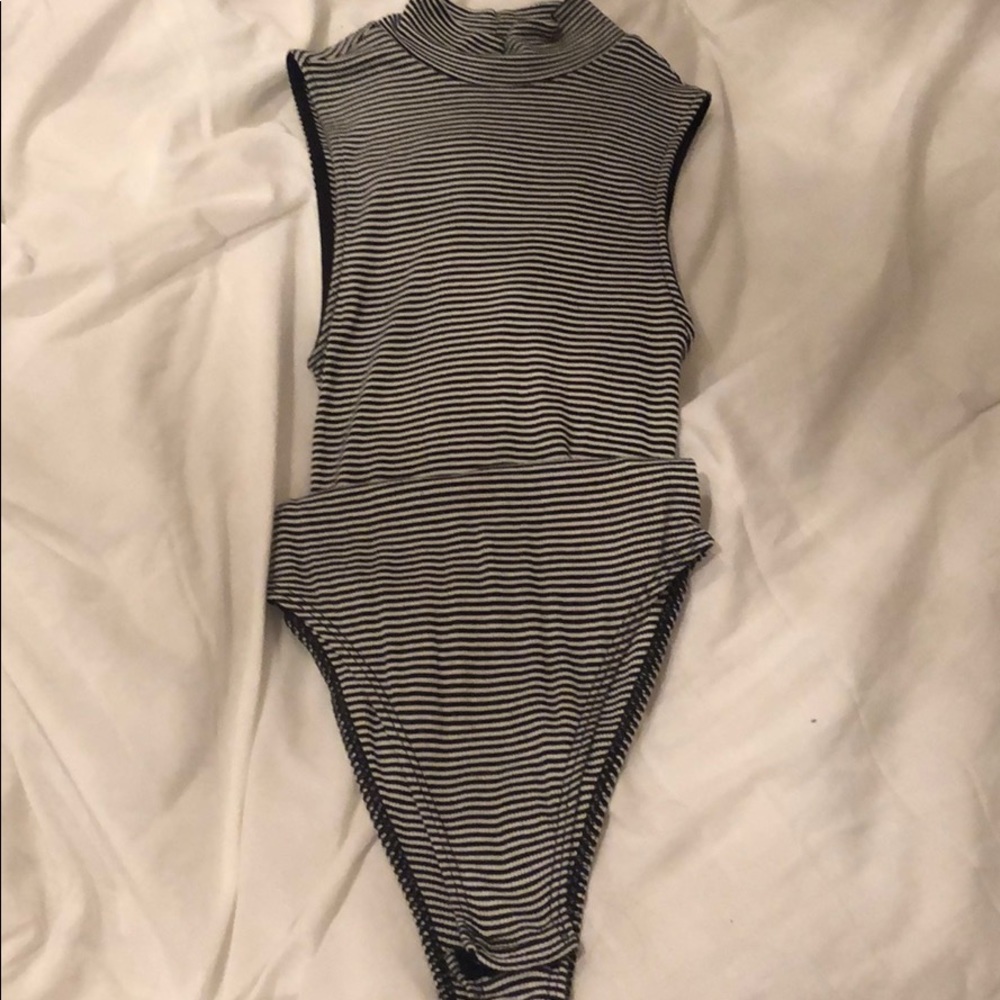 Black/white body suit
